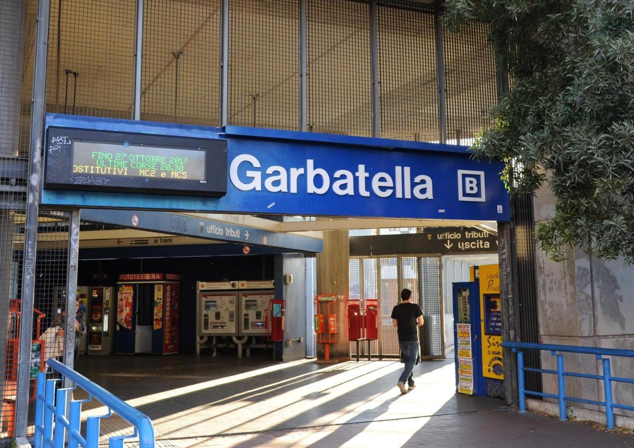 Casa Italiano - Bestbnb Garbatella ローマ エクステリア 写真